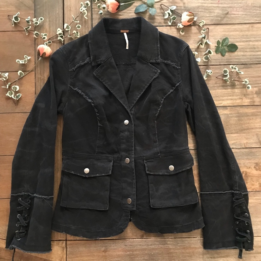 🍾🍾HPx2🍾🍾Free People ~ Sexy Ruffle Peplum Black Jacket